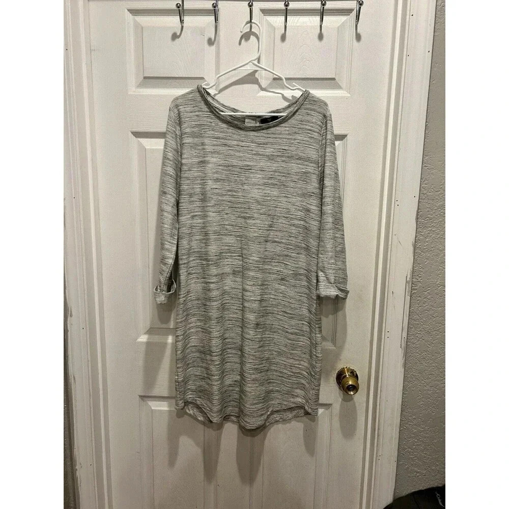 GAP Gray and‎ White Sweater Dress Women’s Size Large  3/4 Sleeves